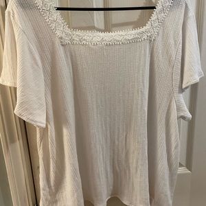 Pretty white blouse.